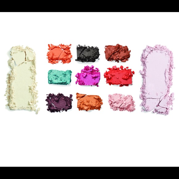 Revolution Pretty Creative Eyeshadow Pallete (11 Colours) - Picture 2 of 8